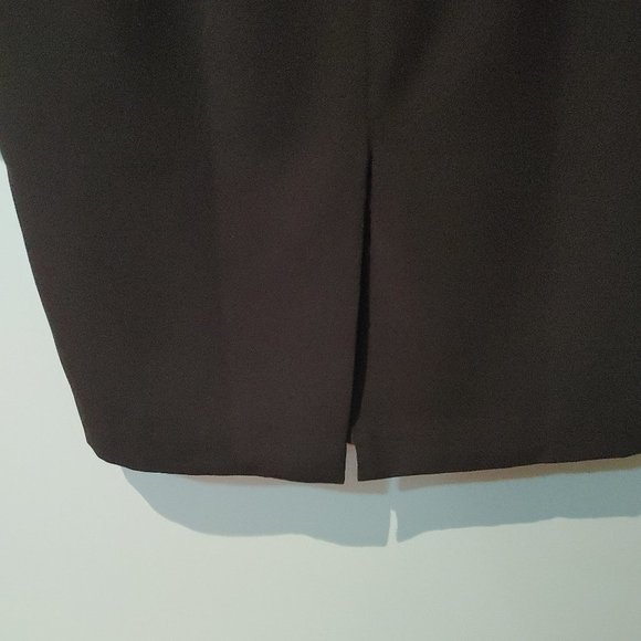 CLASSIC Black Dress - Picture 3 of 5